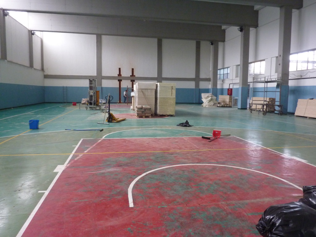 PARQUET-SPORTIVI-PER-PALESTRE-SARDEGNA-NUORO-DALLA-RIVA-INSTALLAZIONE-2014-01