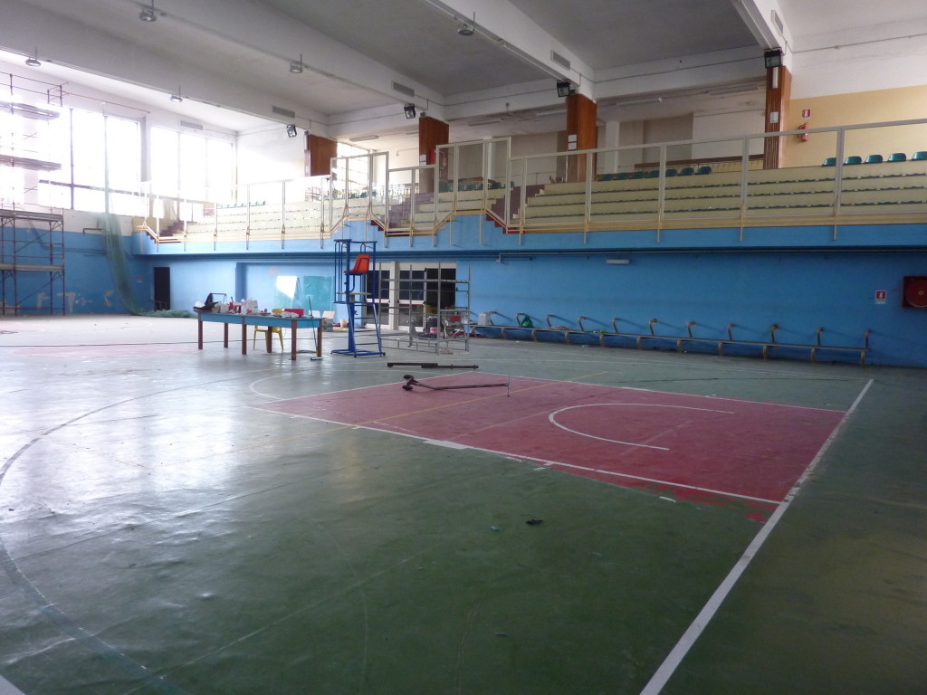 PARQUET-SPORTIVI-PER-PALESTRE-SARDEGNA-NUORO-DALLA-RIVA-INSTALLAZIONE-2014-02