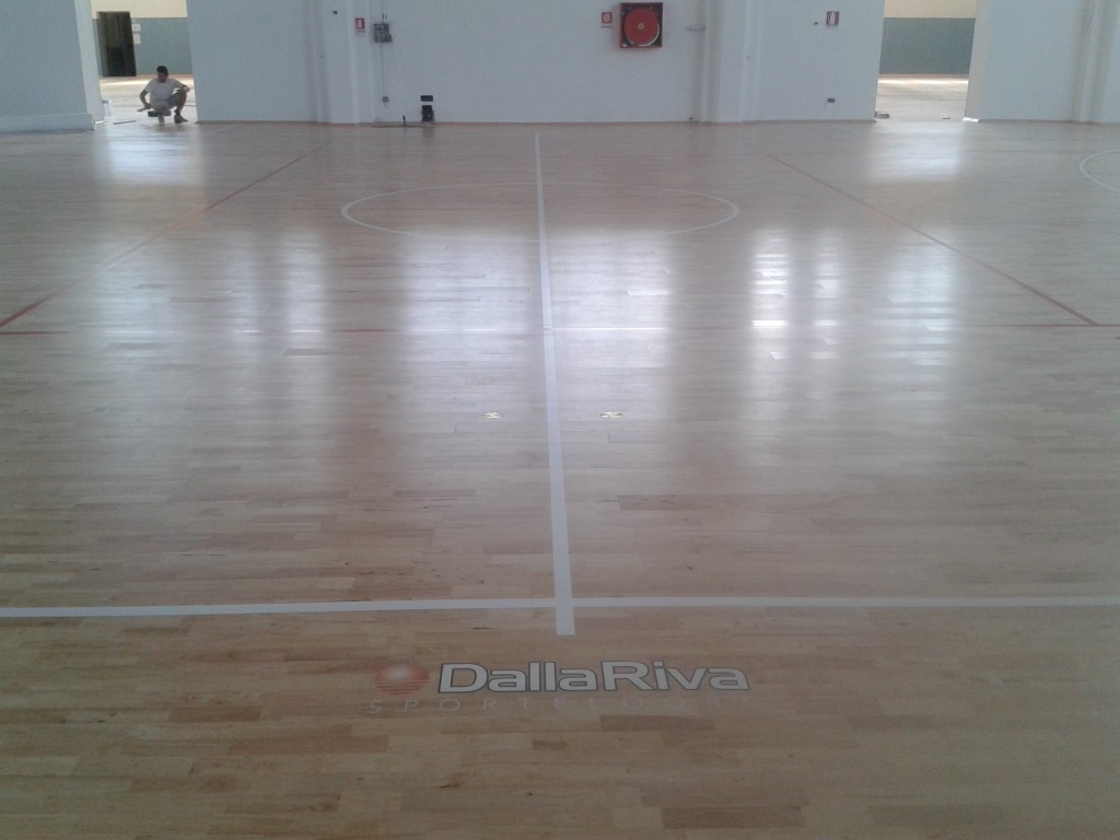 PARQUET SPORTIVI PER PALESTRE SARDEGNA NUORO DALLA RIVA INSTALLAZIONE 2014
