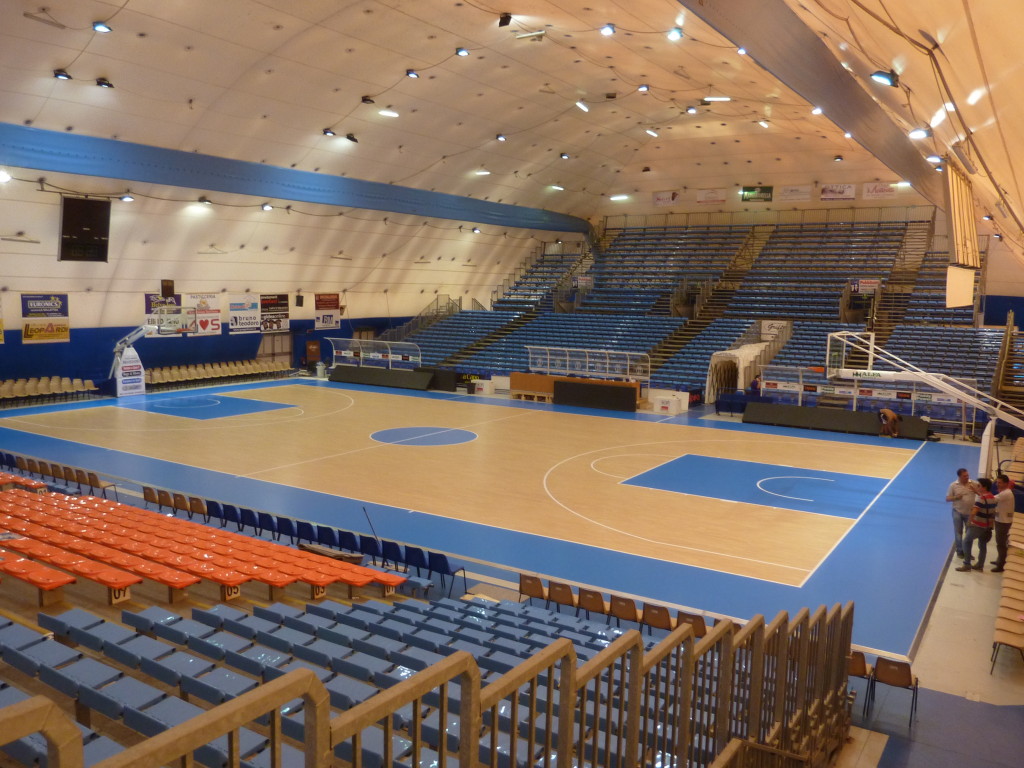 Ultimato il nuovo parquet sportivo per il PalaFantozzi di Capo d'Orlando