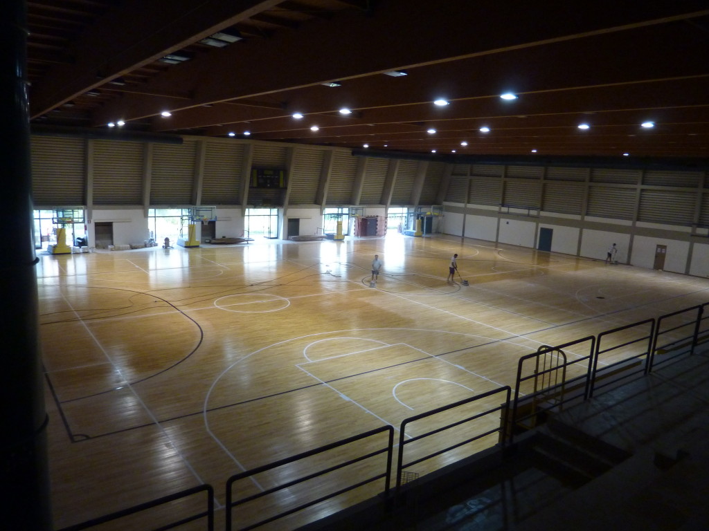 Manutenzione parquet sportivo Livorno palestra 2014 levigatura
