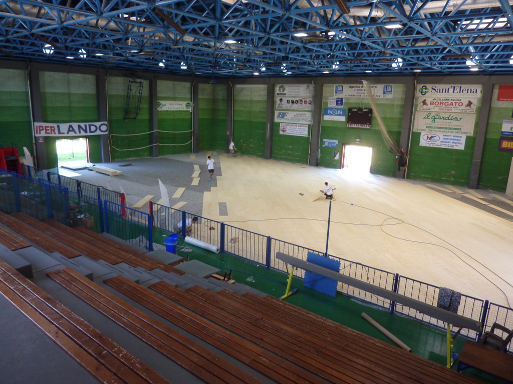 parquet sportivo in faggio dalla riva sportfloors trattamento skating legnaro 2014