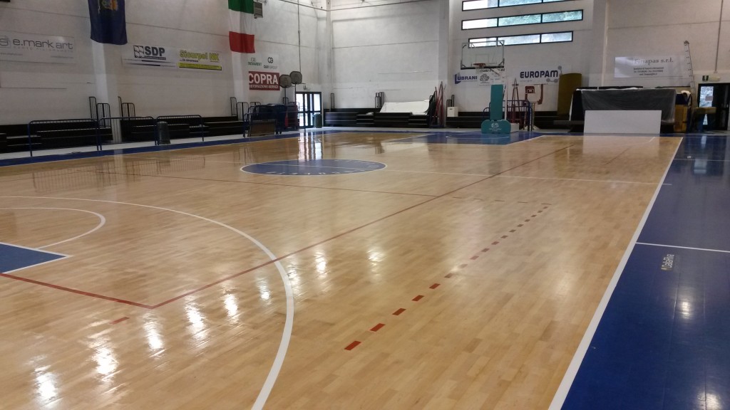 Manutenzione e levigatura parquet sportivo Dalla Riva 2014