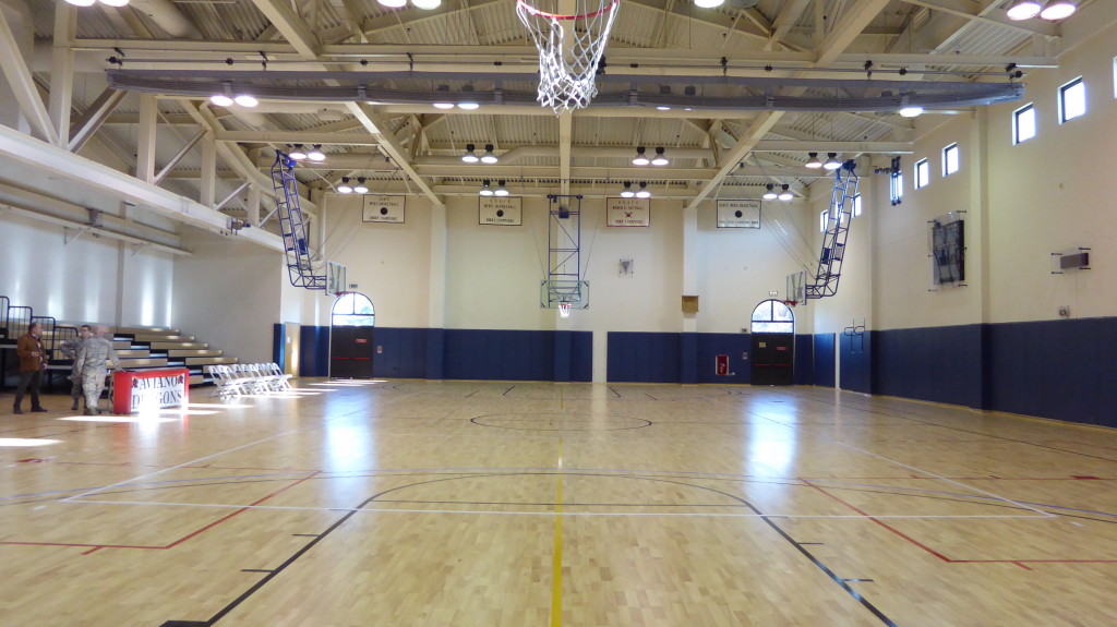 L'interno della palestra di Aviano con il nuovo parquet sportivo Dalla Riva Sportfloors 2014