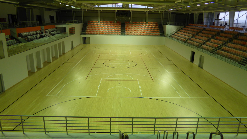 Il parquet sportivo modello Playwood 14 in faggio della Futsal Arena in tutto il suo splendore