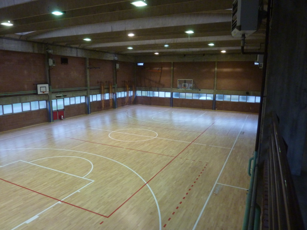 Conversione da pavimento sintetico a parquet sportivo in legno Palestra di Misinto Monza Brianza