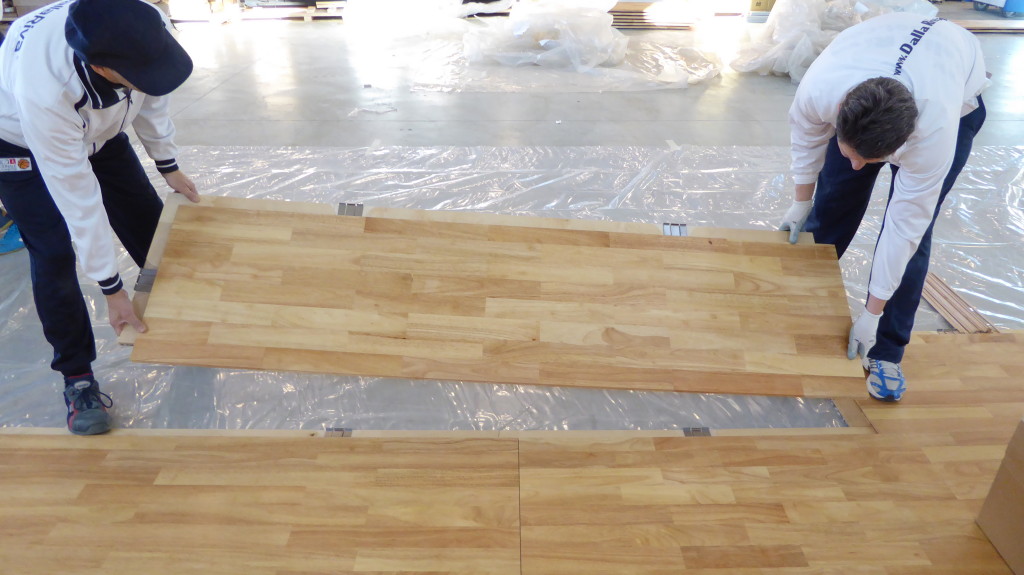 Dalla Riva Sportfloors piace agli americani e si ripete alla Base Nato di Aviano 6 Parquet smontabile Dalla Riva Sportfloors Aviano 2015