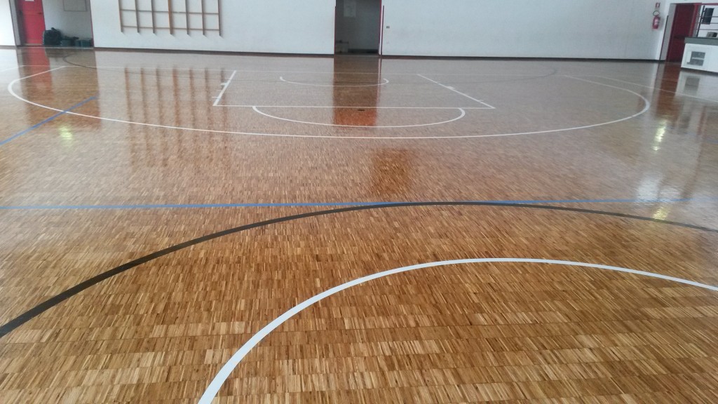CADONEGHE PADOVA MANUTENZIONE PARQUET SPORTIVO PER PALESTRE 2015