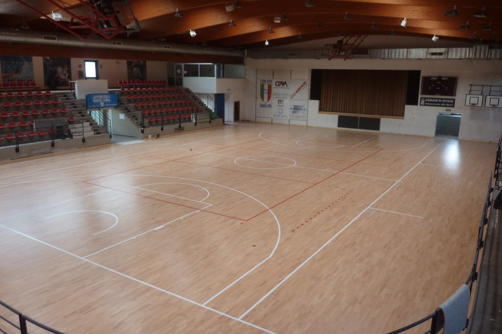 Il palasport di Seveso viene prevalentemente utilizzato dalla pluridecorata formazione della Briantea 84 di basket in carrozzina