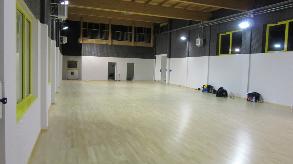 Altre fasi di installazione del nuovo parquet sportivo Dalla Riva Sportfloors a Vigano San Martino