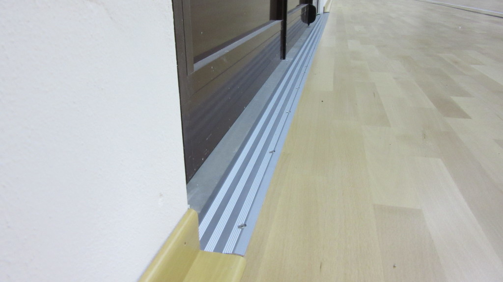 Un altro particolare di precisa finitura compiuta dai bravi ed esperti tecnici di Dalla Riva Sportfloors