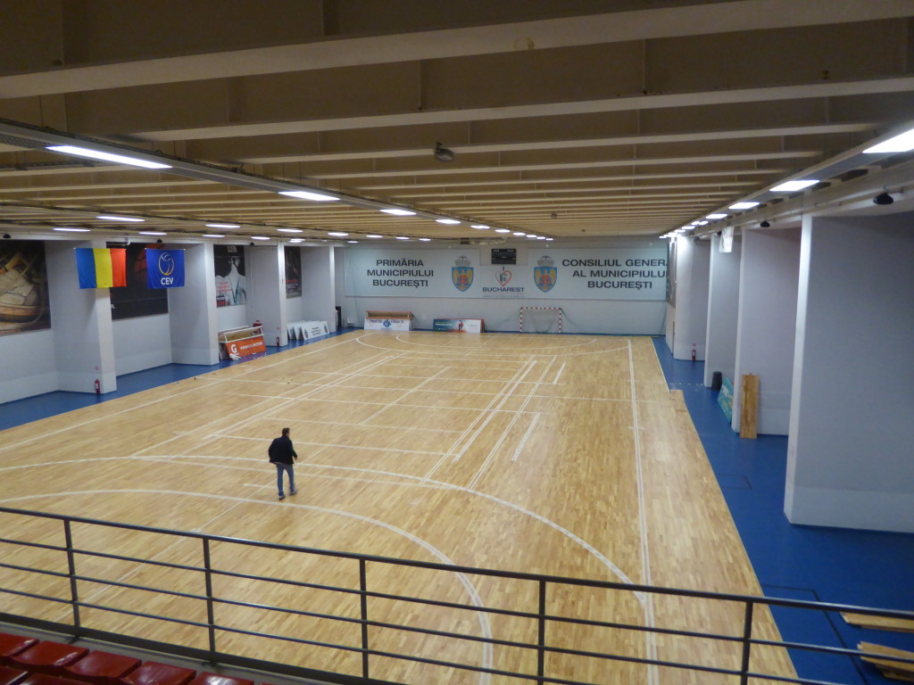 Bucarest Arena: il parquet smontabile è interamente posato