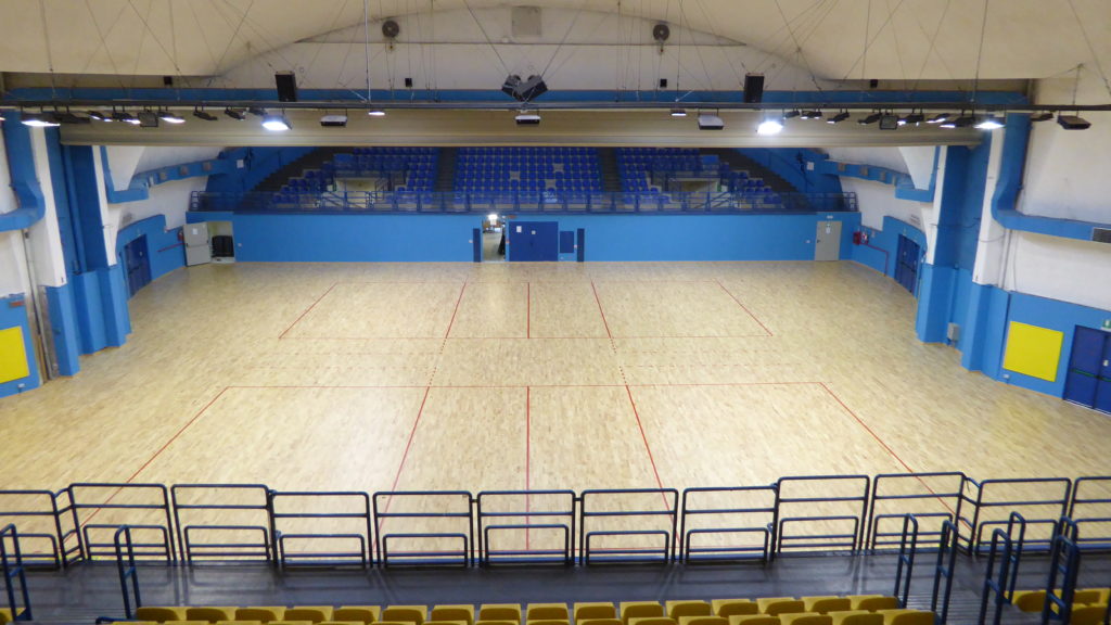 Per Le Cupole di Torino l'amministrazione comunale ha deciso di far tracciare due campi volley affiancati
