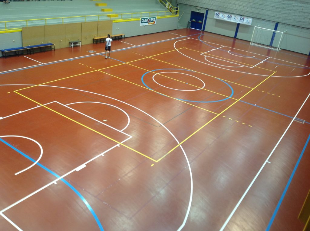 L'amministrazione comunale di Lignano ha deciso di investire sul futsal partendo da un nuovo parquet sportivo