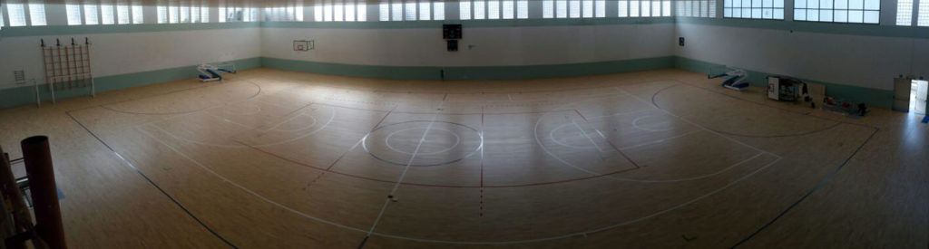 Ultime fasi di installazione del parquet sportivo Dalla Riva Sportfloors al PalaCardella di Erice